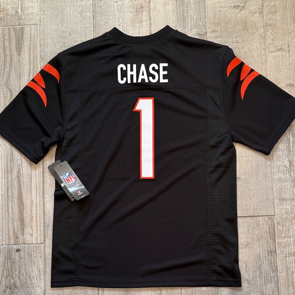 Ja’Marr Chase jersey new with tags